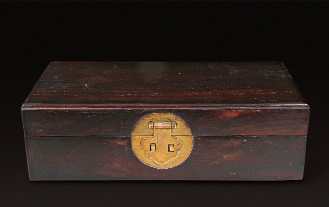 红木素工文房盒       