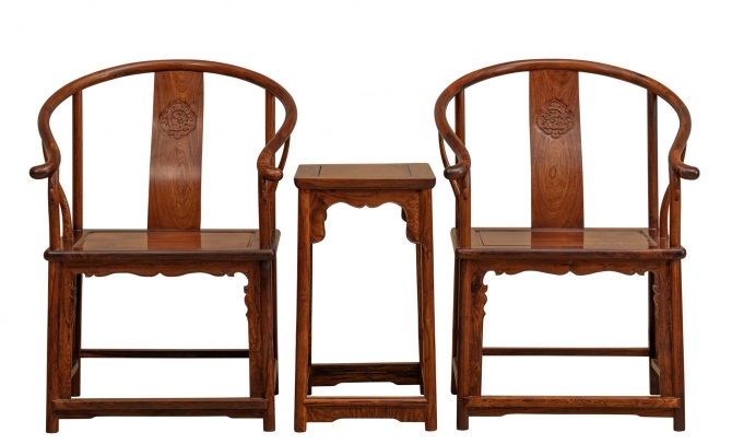 二十世纪 黄花梨螭龙纹圈椅成套（两椅一几）
